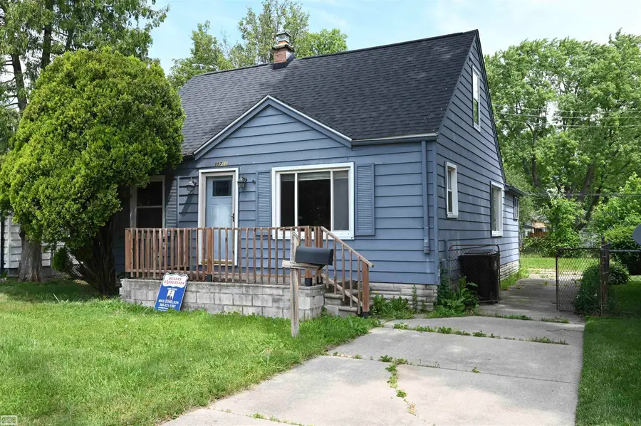 18755 Hazelwood ST, Roseville, MI 48066 - #2