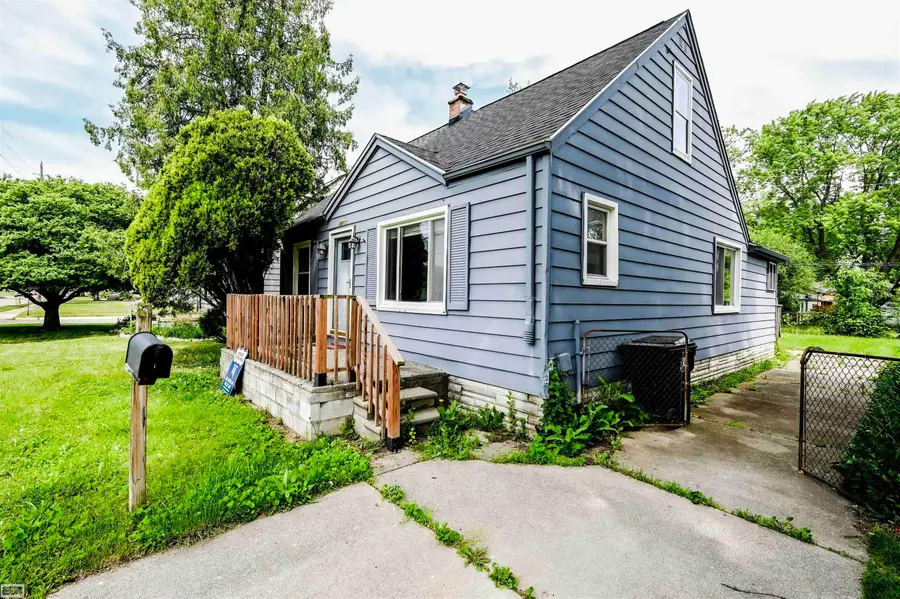 18755 Hazelwood ST, Roseville, MI 48066 - #3