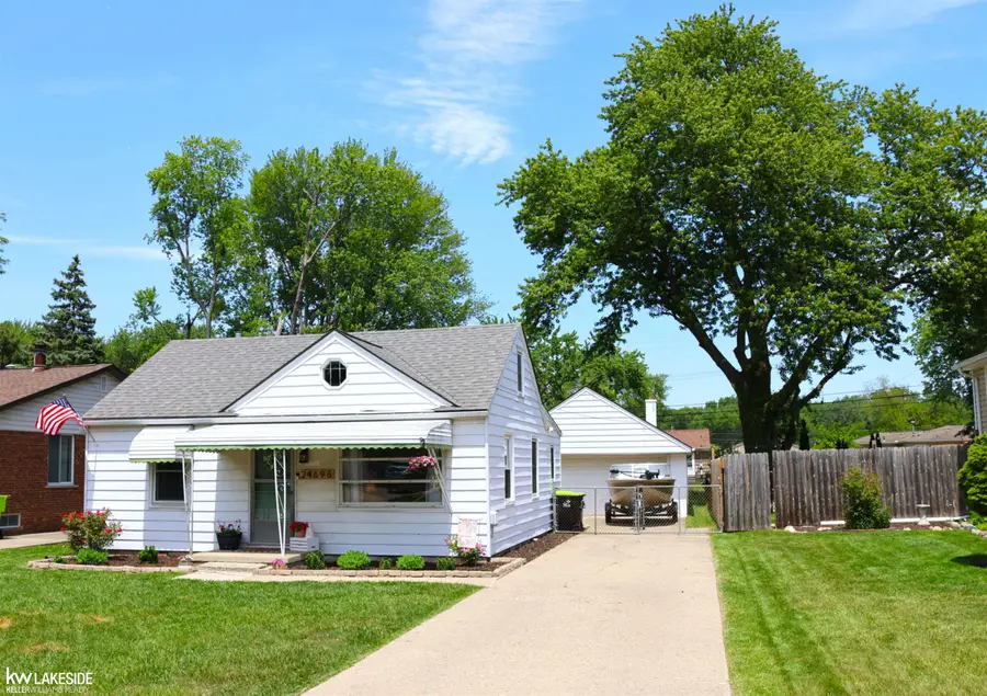 24695 Trombley ST, Harrison Township, MI 48045 - #2