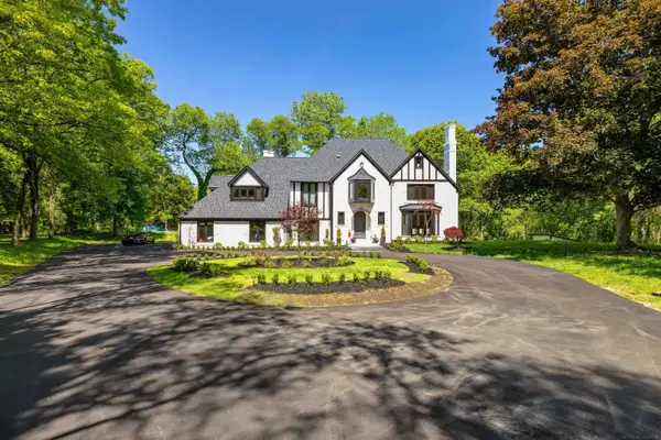 300 Camelot WAY, Oakland, MI 48306