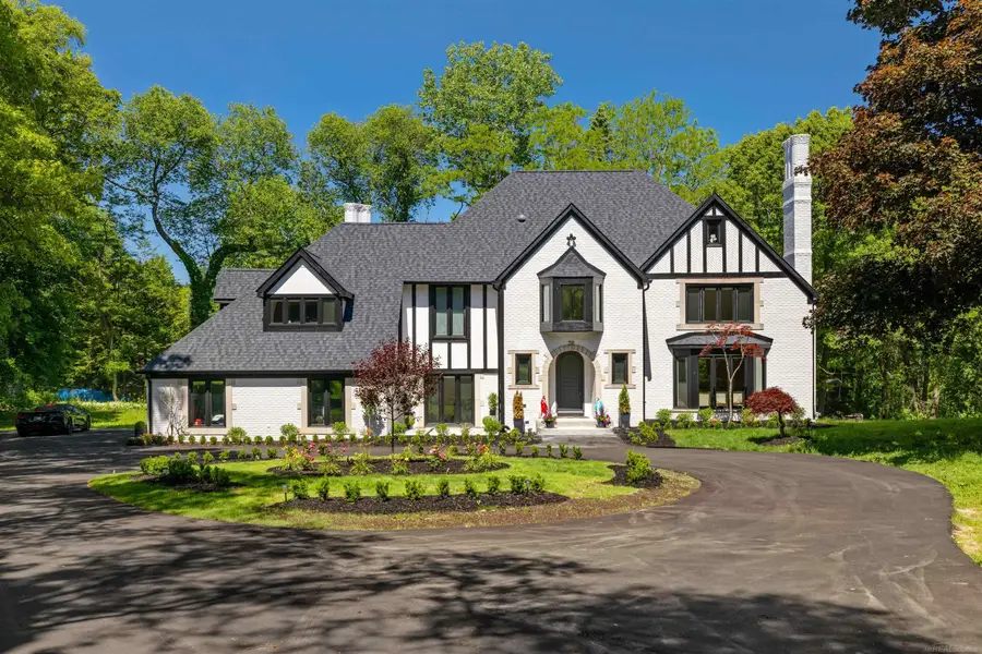 300 Camelot WAY, Oakland, MI 48306 - #2