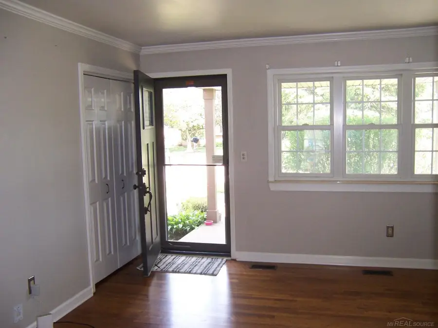 15959 Dugan ST, Roseville, MI 48066 - #2