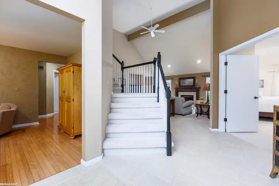51205 Christine CT, Shelby, MI 48316 - #2