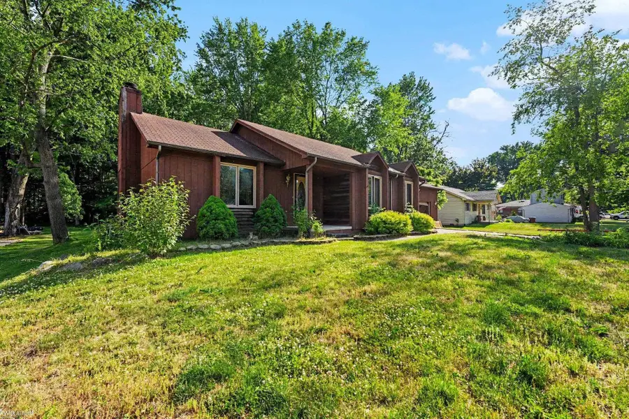 11386 Rhode DR, Shelby, MI 48317 - #2