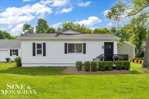 985 Fairledge AVE, LakeOrion, MI 48362