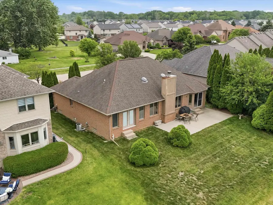 41891 Clinton Pines DR, Clinton, MI 48038 - #3