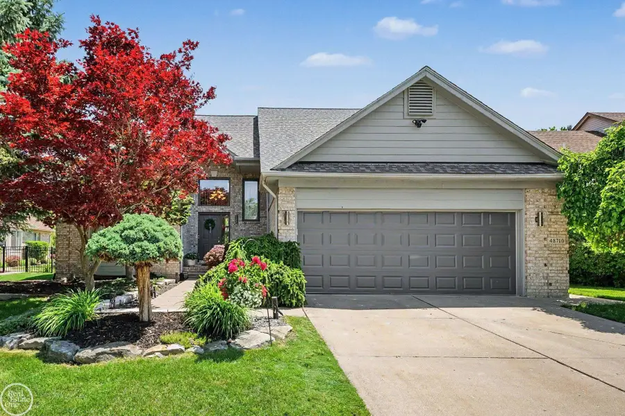 48710 Lafayette DR, Macomb, MI 48044 - #2