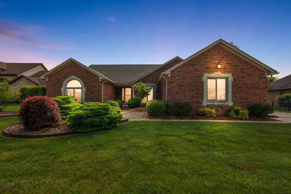 48626 Thorncroft DR, Macomb, MI 48044