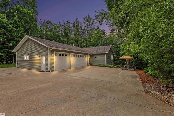 7903 Macatawa TRL, Gaylord, MI 49735