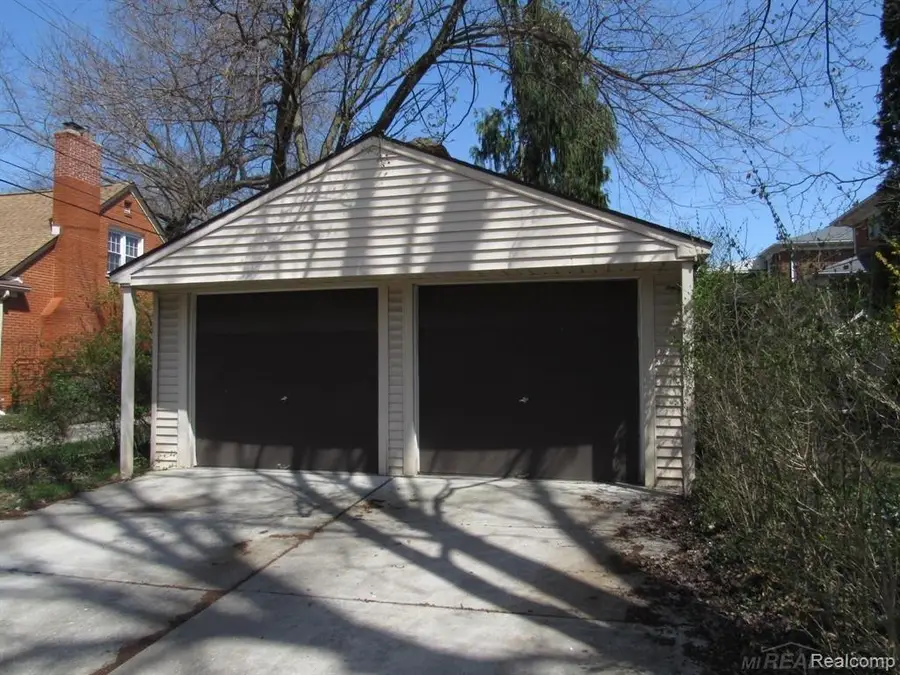 326 Catalpa DR, Royal Oak, MI 48067 - #3