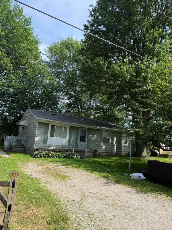 506 Fassett ST, Algonac, MI 48001