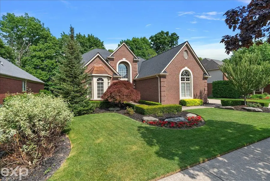 54380 Sassafras DR, Utica, MI 48315 - #3