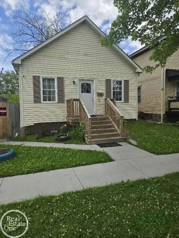 1115 Griswold ST, PortHuron, MI 48060