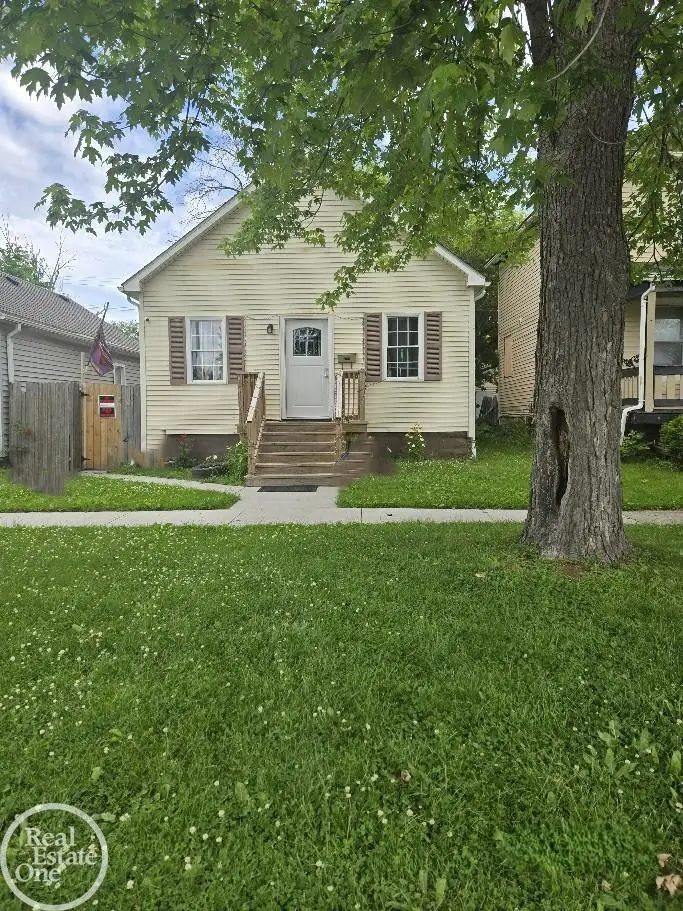 1115 Griswold ST, Port Huron, MI 48060 - #2