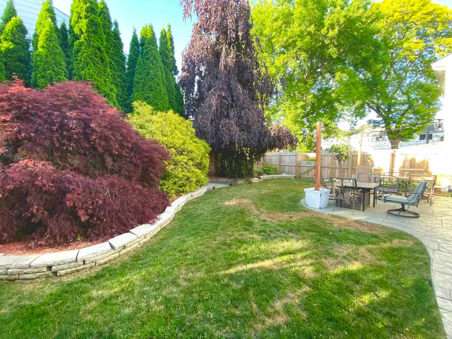 2330 Hillendale DR, Rochester Hills, MI 48309 - #3