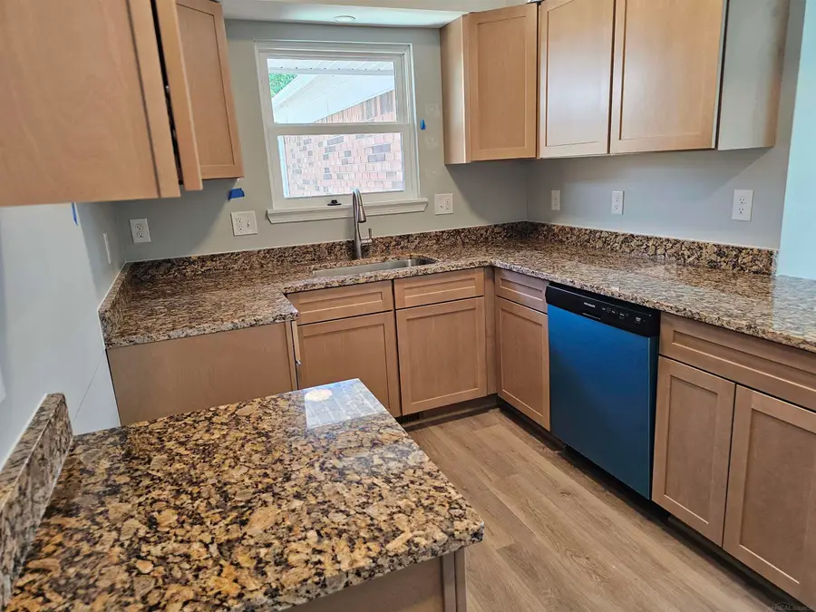 37971 Dor Sal ST, Sterling Heights, MI 48312 - #2