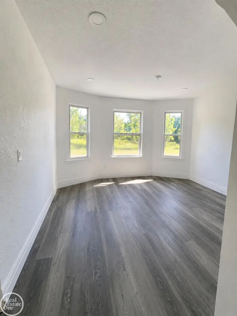 3677 Theodore ST, Detroit, MI 48211 - #2