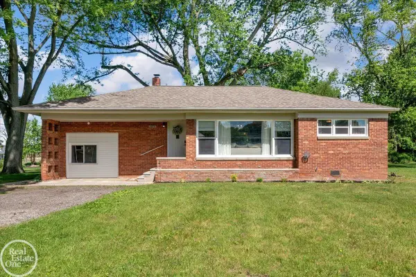49741 Jefferson AVE, Chesterfield, MI 48047