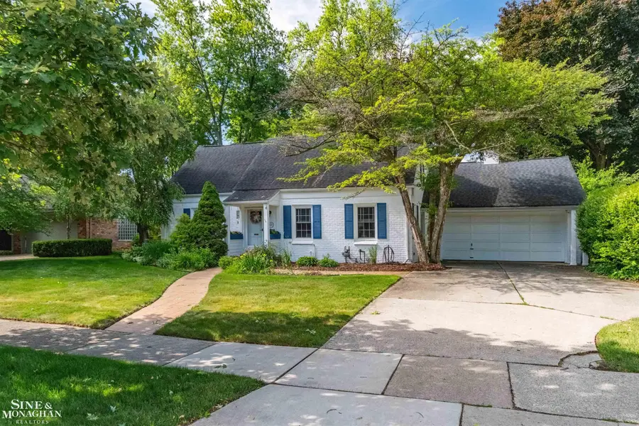 83 Hawthorne RD, Village Of Grosse Pointe Shores, MI 48236 - #2
