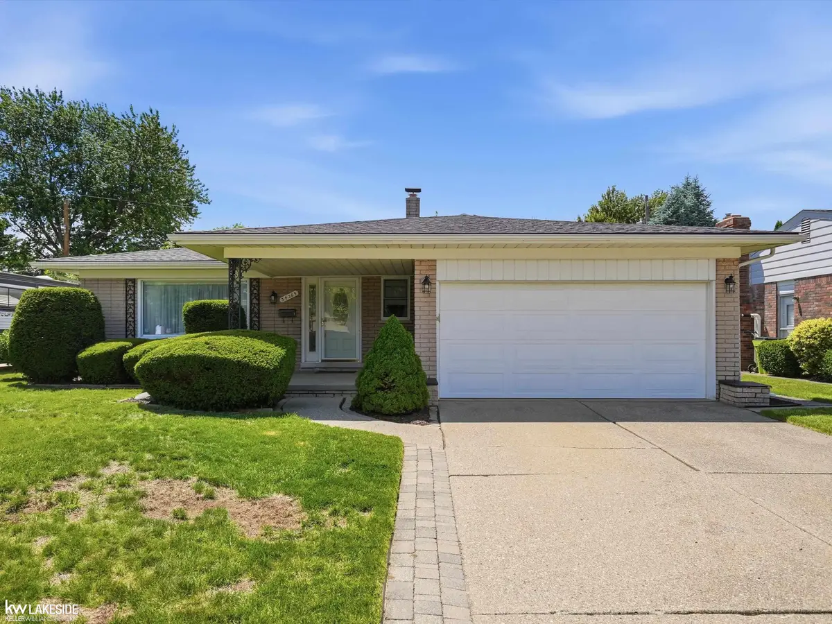 34265 Greentrees RD, Sterling Heights, MI 48312 - #1