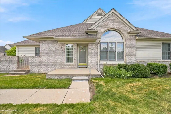13300 Wyndemere CIR, SterlingHeights, MI 48313
