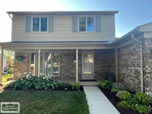 39696 Timberlane DR, Sterling Heights, MI 48310 - #3