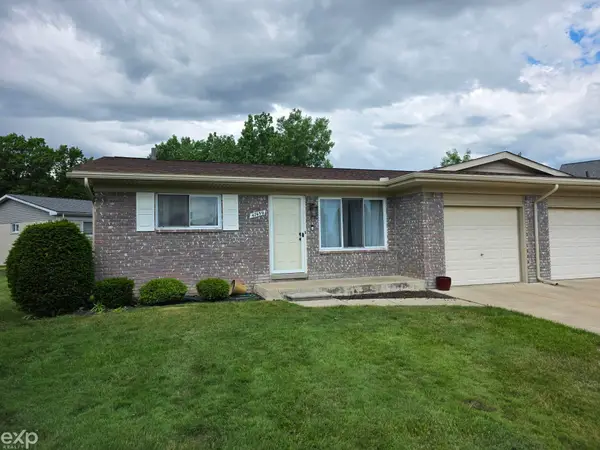 47459 Michele CT, Chesterfield, MI 48047