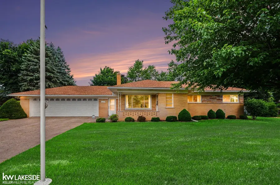 4455 Montgomery RD, Shelby, MI 48316 - #2