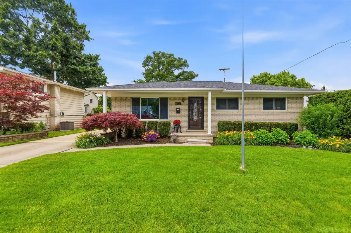 68435 Oak ST, Richmond, MI 48062 - #1