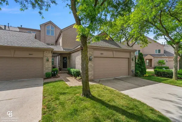 26031 harbour pointe dr n DR, HarrisonTownship, MI 48045