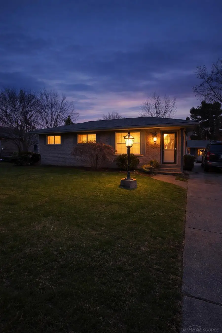 20525 Shores ST, Saint Clair Shores, MI 48080 - #2