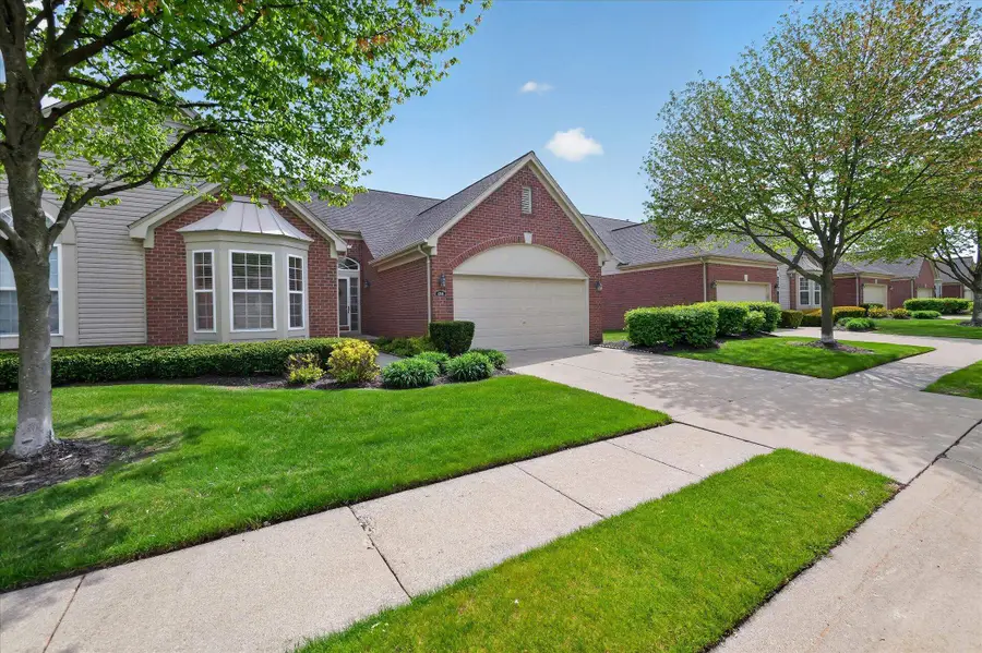 4288 Gardenia DR, Sterling Heights, MI 48314 - #2