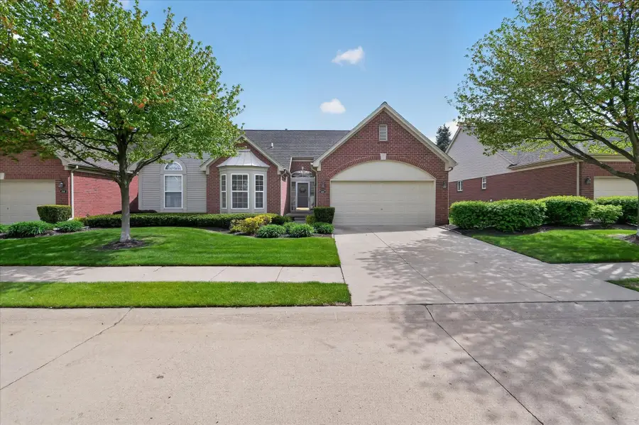 4288 Gardenia DR, Sterling Heights, MI 48314 - #3