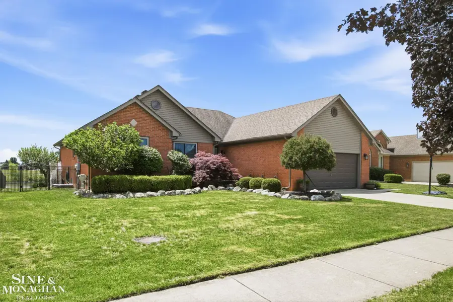21712 Sabrina DR, Macomb, MI 48044 - #2