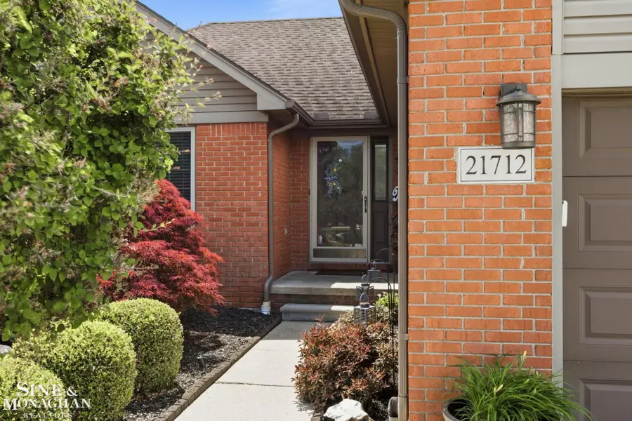 21712 Sabrina DR, Macomb, MI 48044 - #3