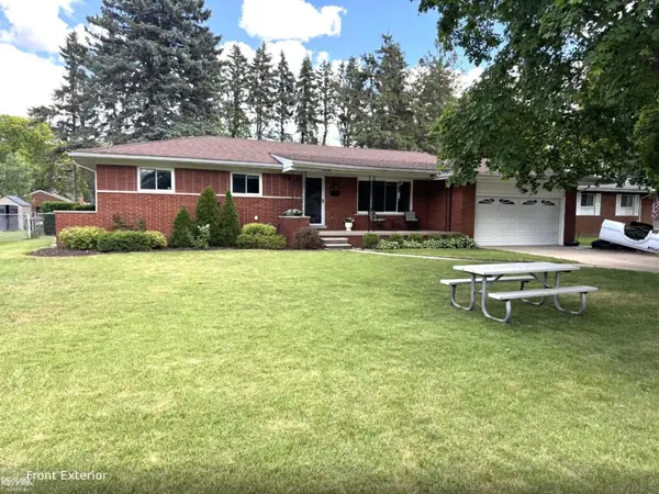 44790 Kemp ST, SterlingHeights, MI 48314
