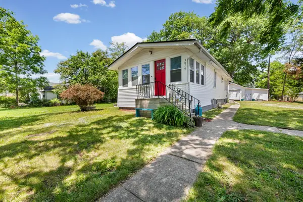 3070 Grove ST, KeegoHarbor, MI 48320