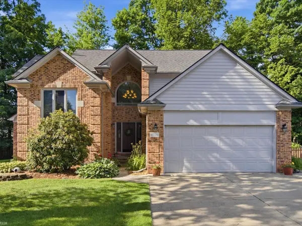 18036 N Lauren DR, ClintonTownship, MI 48038