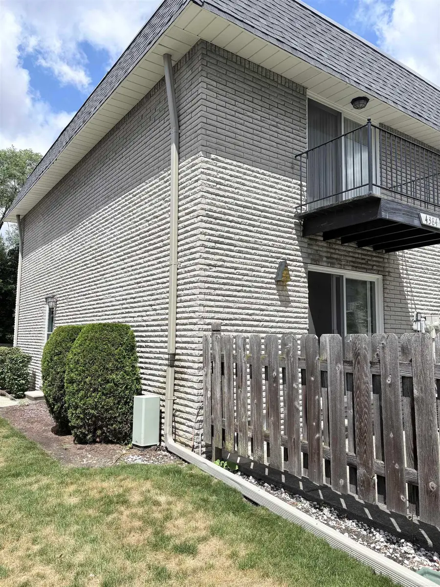 4384 15 Mile RD, Sterling Heights, MI 48310 - #3