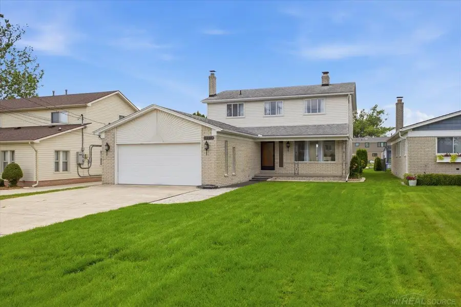 39375 E. Archer ST, Harrison, MI 48045 - #2