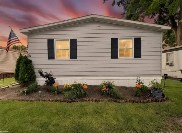 43060  Frontenac AVE, SterlingHeights, MI 48314