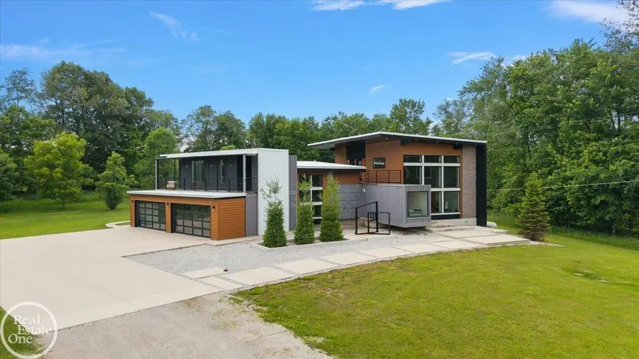 850 Frick RD, Addison, MI 48367 - #2