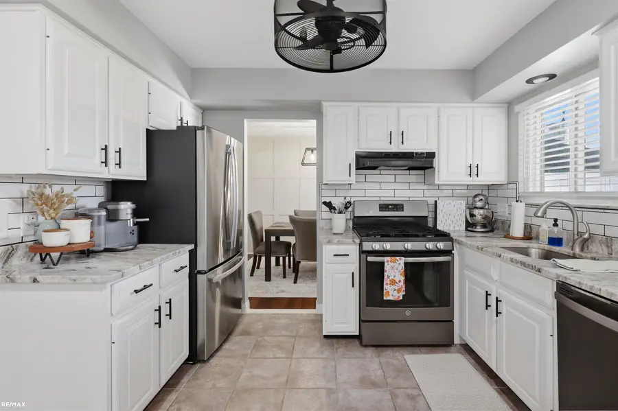 16313 Greenland DR, Macomb, MI 48044 - #3