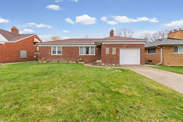 21831 Edgewood ST, StClairShores, MI 48080