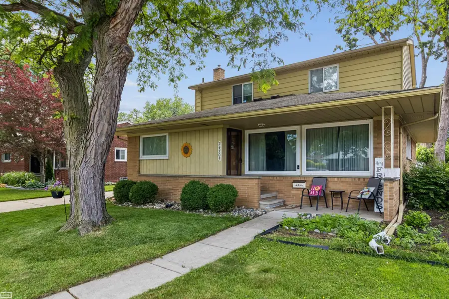 24705 Culver ST, Saint Clair Shores, MI 48080 - #2
