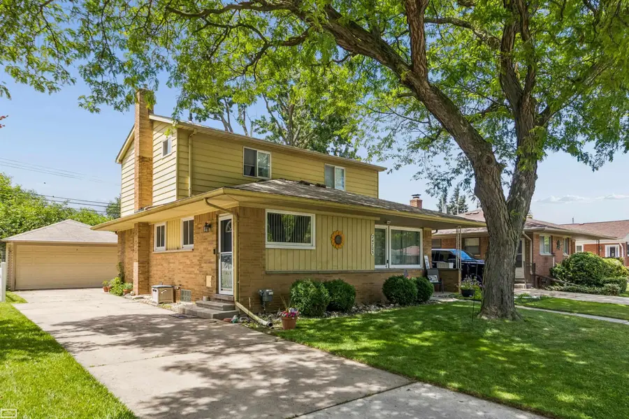 24705 Culver ST, Saint Clair Shores, MI 48080 - #3