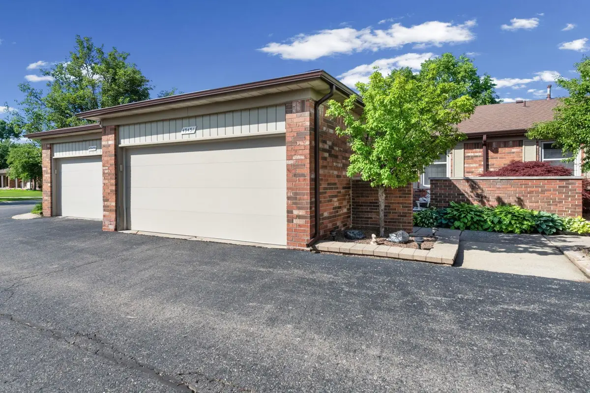 49431 Ferrisburg CT, Shelby, MI 48315 - #1