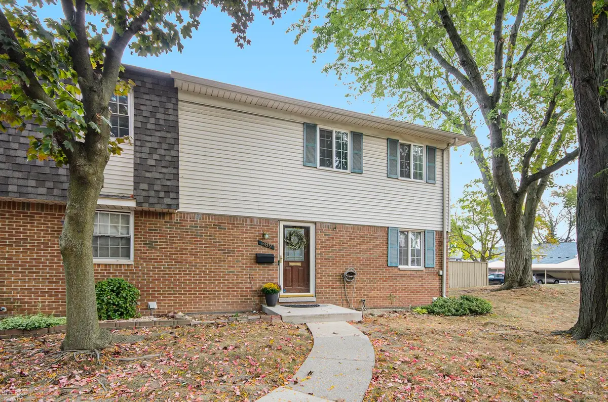 889 Kirts BLVD, Troy, MI 48084 - #1