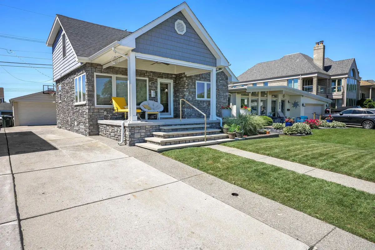 22640 Wildwood ST, Saint Clair Shores, MI 48081 - #1
