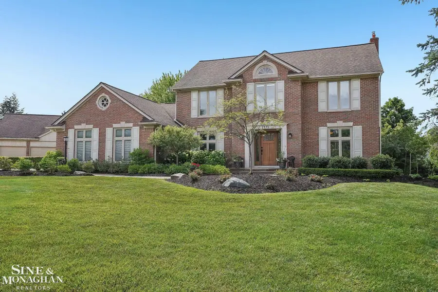 3473 Summit Ridge DR, Rochester Hills, MI 48306 - #2